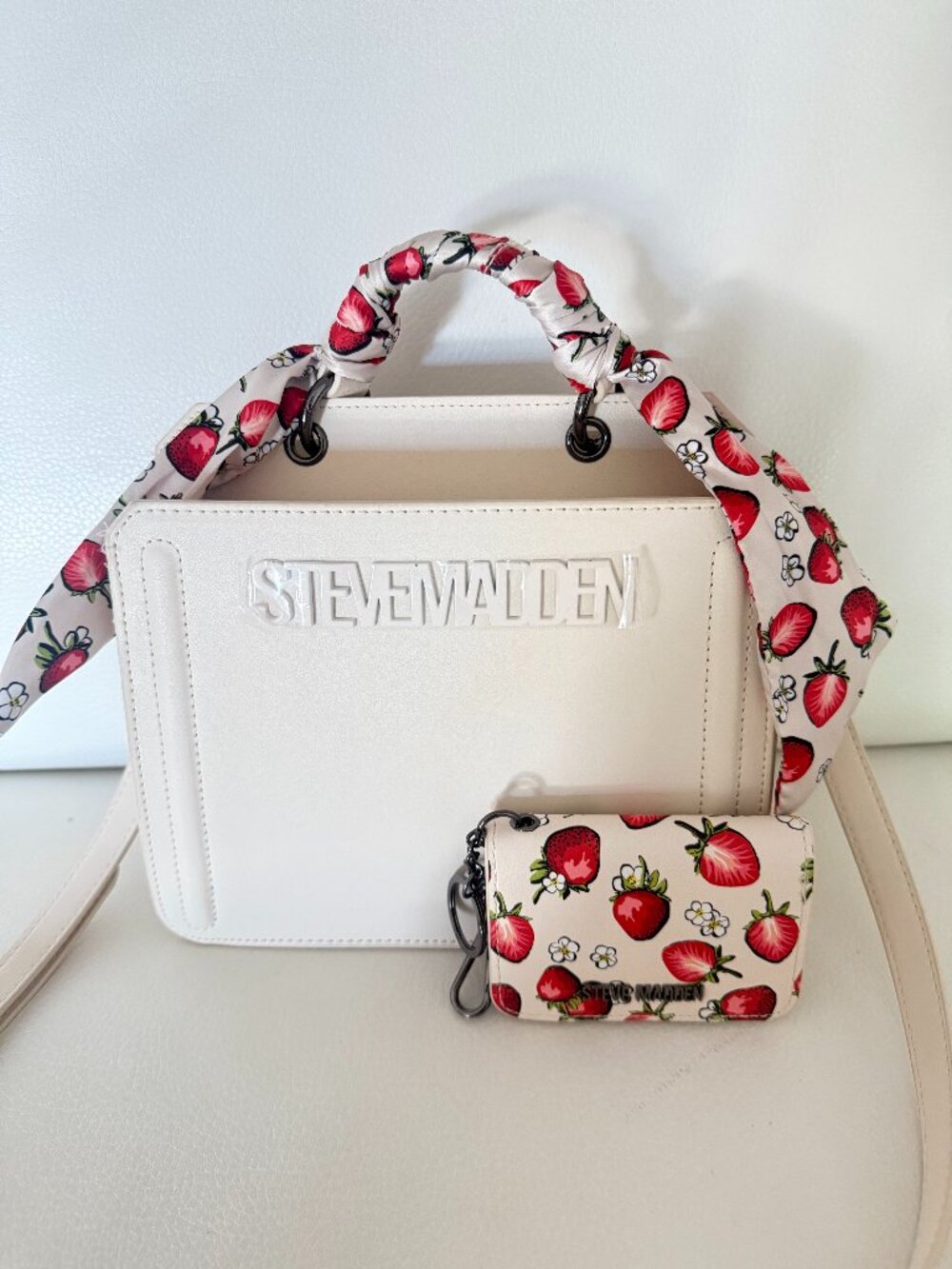 STEVE MADDEN BEVELYN SCARF SATCHEL CROSSBODY BAG STRAWBERRY SCARF WALLET VANILLA